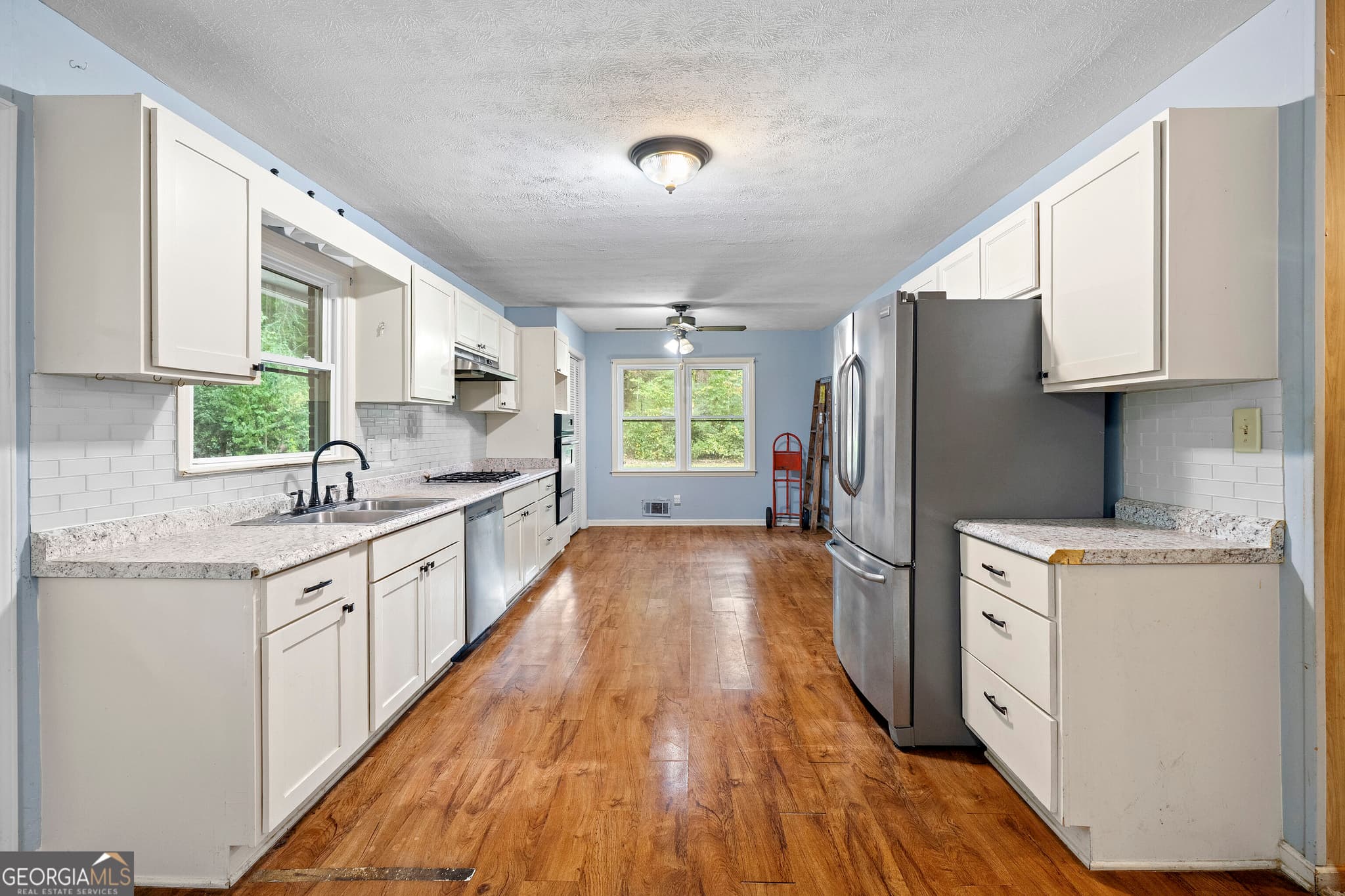 3 bedroom, 2 bathroom, 1,792 sq ft single family residence for sale at 195 Rosewood Avenue, Tyrone, GA 30290 — photo 4