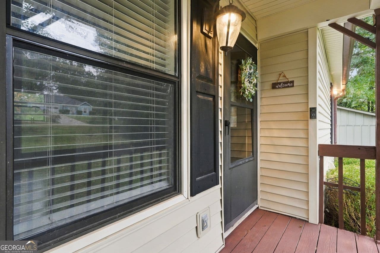 2 bedroom, 1 bathroom, 1,048 sq ft single family residence for sale at 2550 Lakeview Trail, Cumming, GA 30041 — photo 3