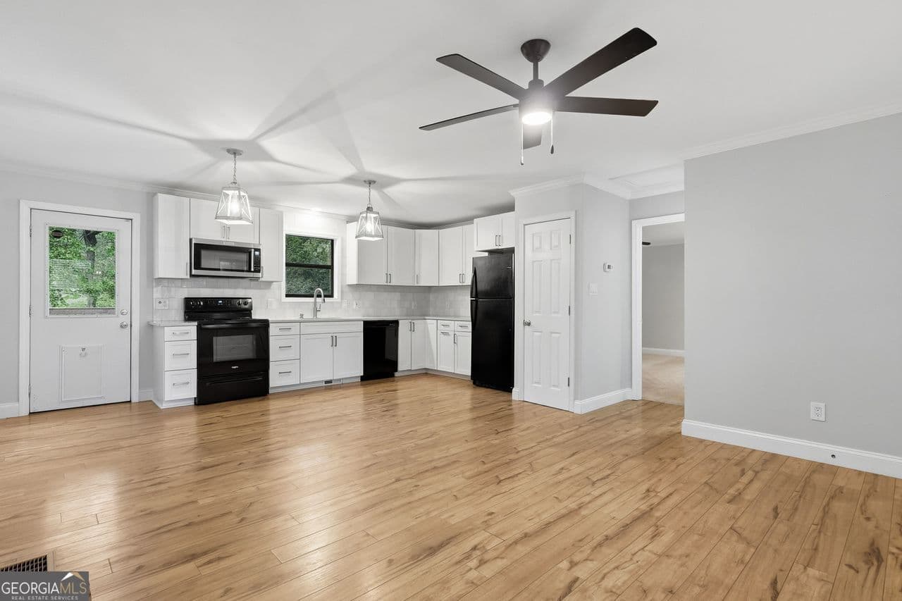 2 bedroom, 1 bathroom, 1,048 sq ft single family residence for sale at 2550 Lakeview Trail, Cumming, GA 30041 — photo 9
