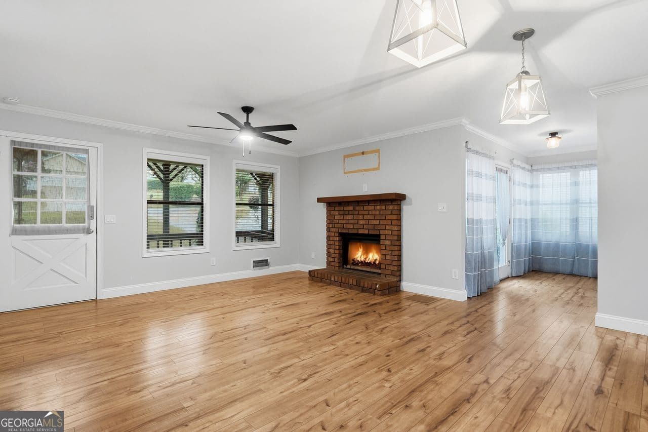 2 bedroom, 1 bathroom, 1,048 sq ft single family residence for sale at 2550 Lakeview Trail, Cumming, GA 30041 — photo 8