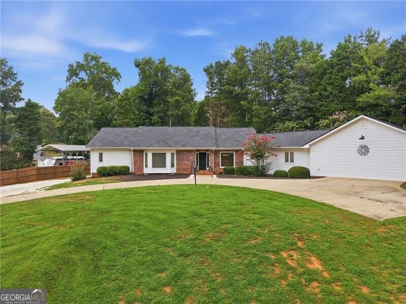 4 bedroom, 3.5 bathroom, 3,277 sq ft single family residence for sale at 5235 Lanton Circle, Gainesville, GA 30504 — photo 2