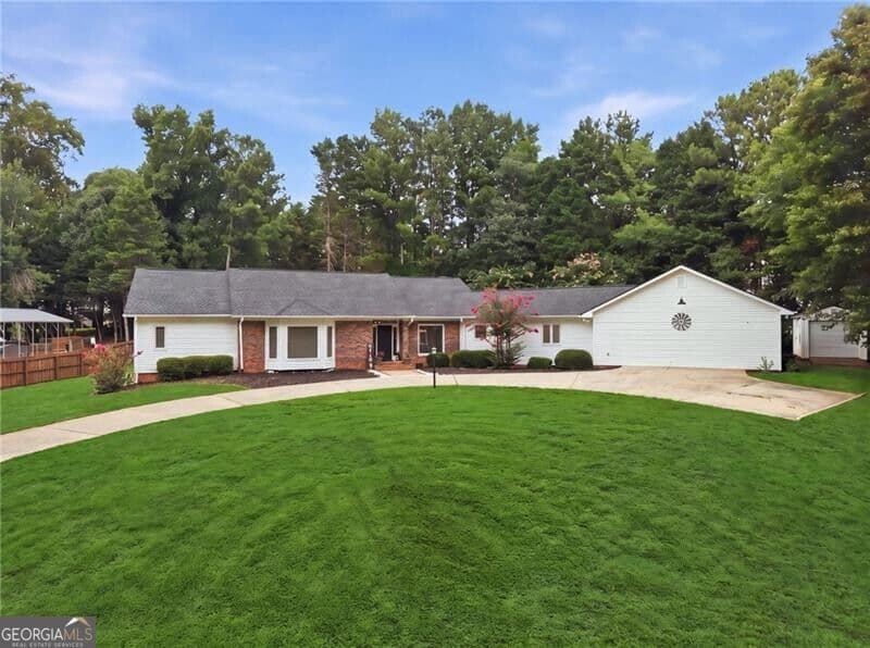 4 bedroom, 3.5 bathroom, 3,277 sq ft single family residence for sale at 5235 Lanton Circle, Gainesville, GA 30504 — photo 1 of 72