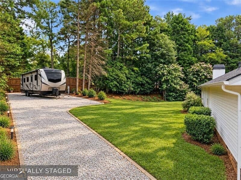 4 bedroom, 3.5 bathroom, 3,277 sq ft single family residence for sale at 5235 Lanton Circle, Gainesville, GA 30504 — photo 5