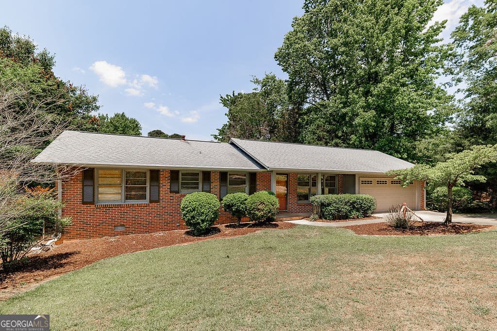 3 bedroom, 1.5 bathroom, 1,128 sq ft single family residence sold at 1141 Tuxedo Lane, Watkinsville, GA 30677