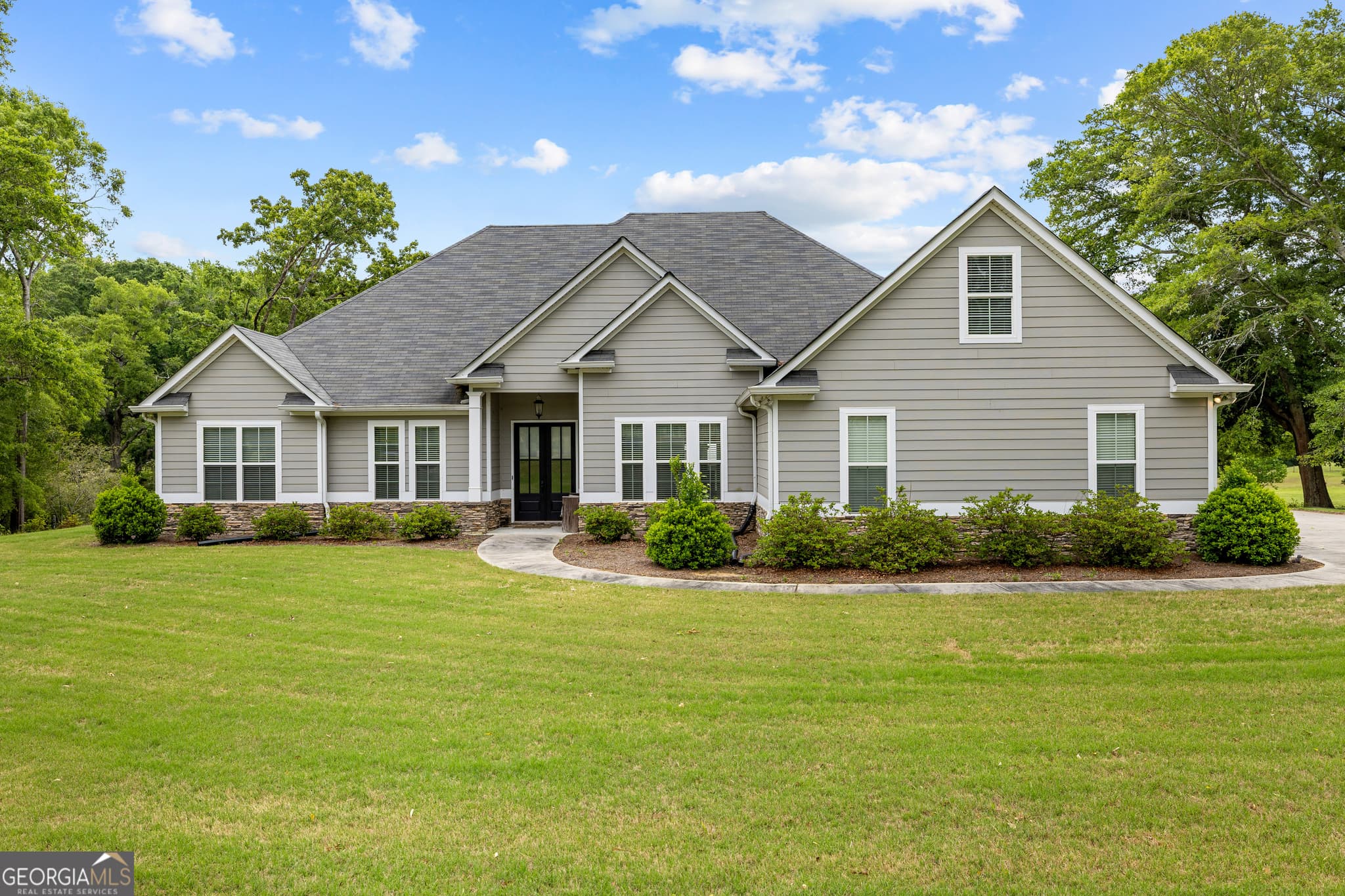 3 bedroom, 2 bathroom, 2,532 sq ft single family residence sold at 4050 Smokey Road, Newnan, GA 30263