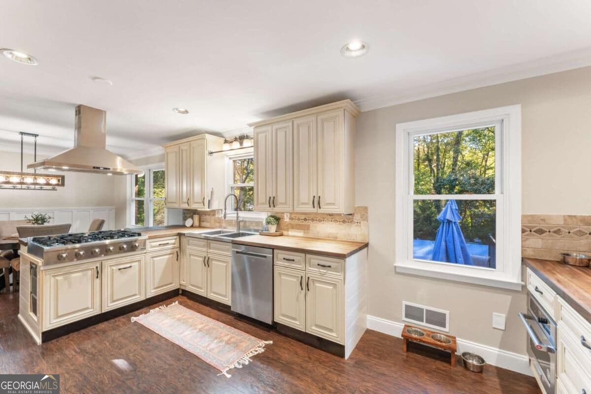 4 bedroom, 3.5 bathroom single family residence for sale at 2501 Due West Circle, Kennesaw, GA 30152 — photo 8