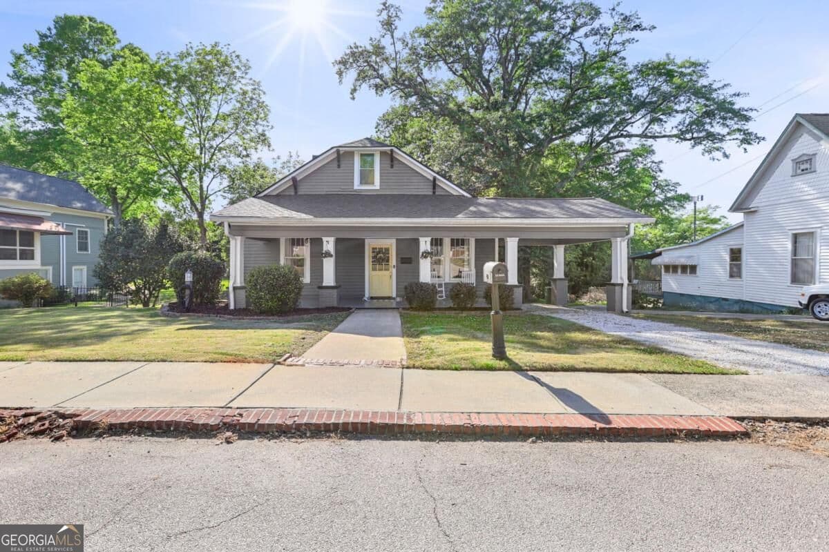 3 bedroom, 2 bathroom, 2,136 sq ft single family residence for sale at 201 Oak Street, Hogansville, GA 30230
