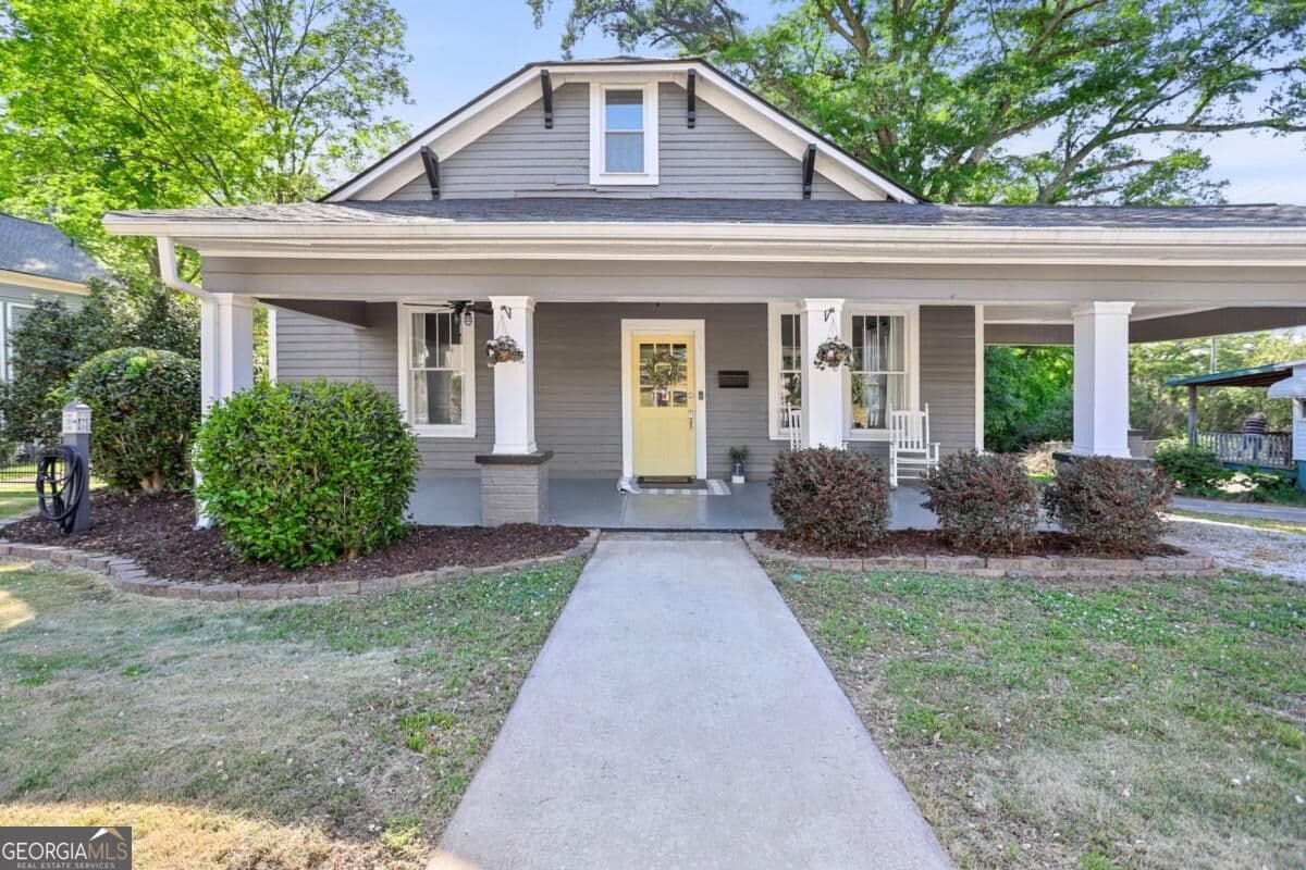 3 bedroom, 2 bathroom, 2,136 sq ft single family residence for sale at 201 Oak Street, Hogansville, GA 30230 — photo 4