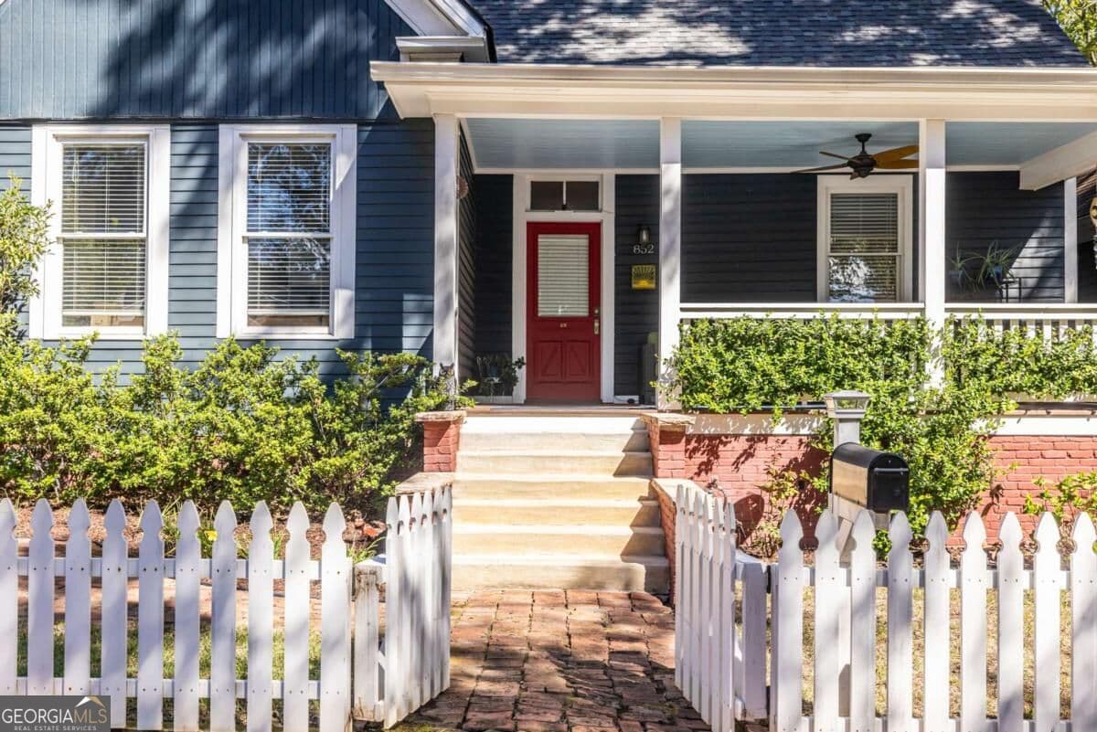 2 bedroom, 2 bathroom, 1,054 sq ft single family residence for sale at 852 Kirkwood Avenue, Atlanta, GA 30316 — photo 2