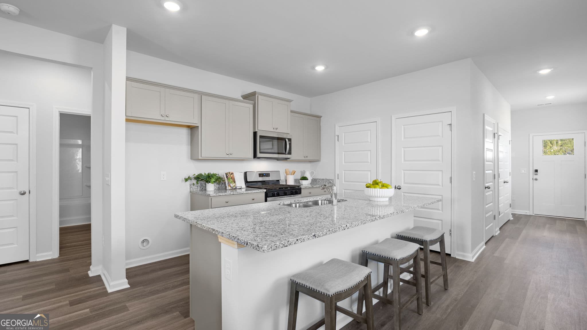 3 bedroom, 2 bathroom, 1,249 sq ft single family residence for sale at 408 Mims Street, Statesboro, GA 30461 — photo 6