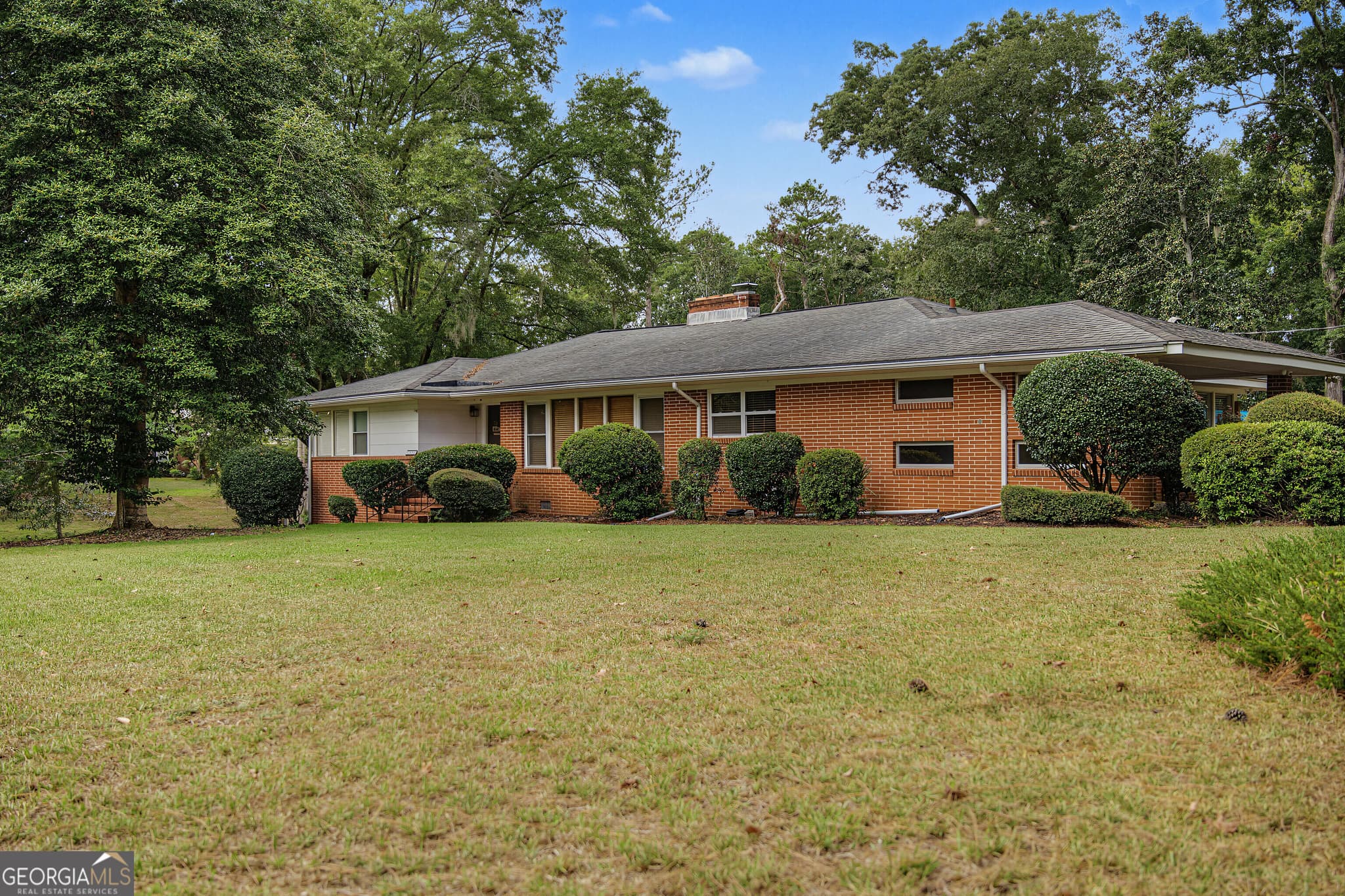 3 bedroom, 2.5 bathroom, 2,749 sq ft single family residence for sale at 531 Brookdale Drive, Dublin, GA 31021 — photo 2