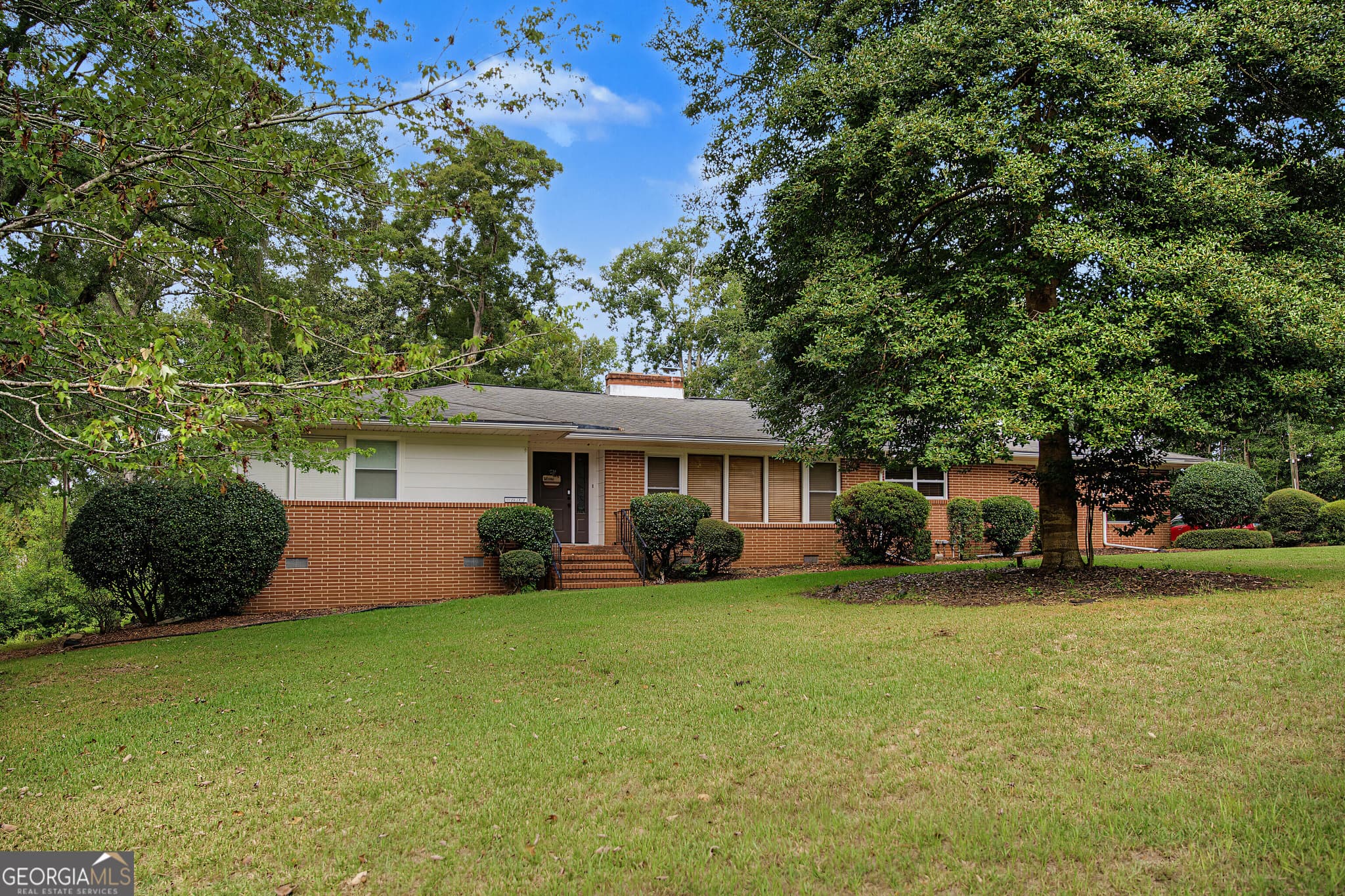 3 bedroom, 2.5 bathroom, 2,749 sq ft single family residence for sale at 531 Brookdale Drive, Dublin, GA 31021 — photo 1 of 51
