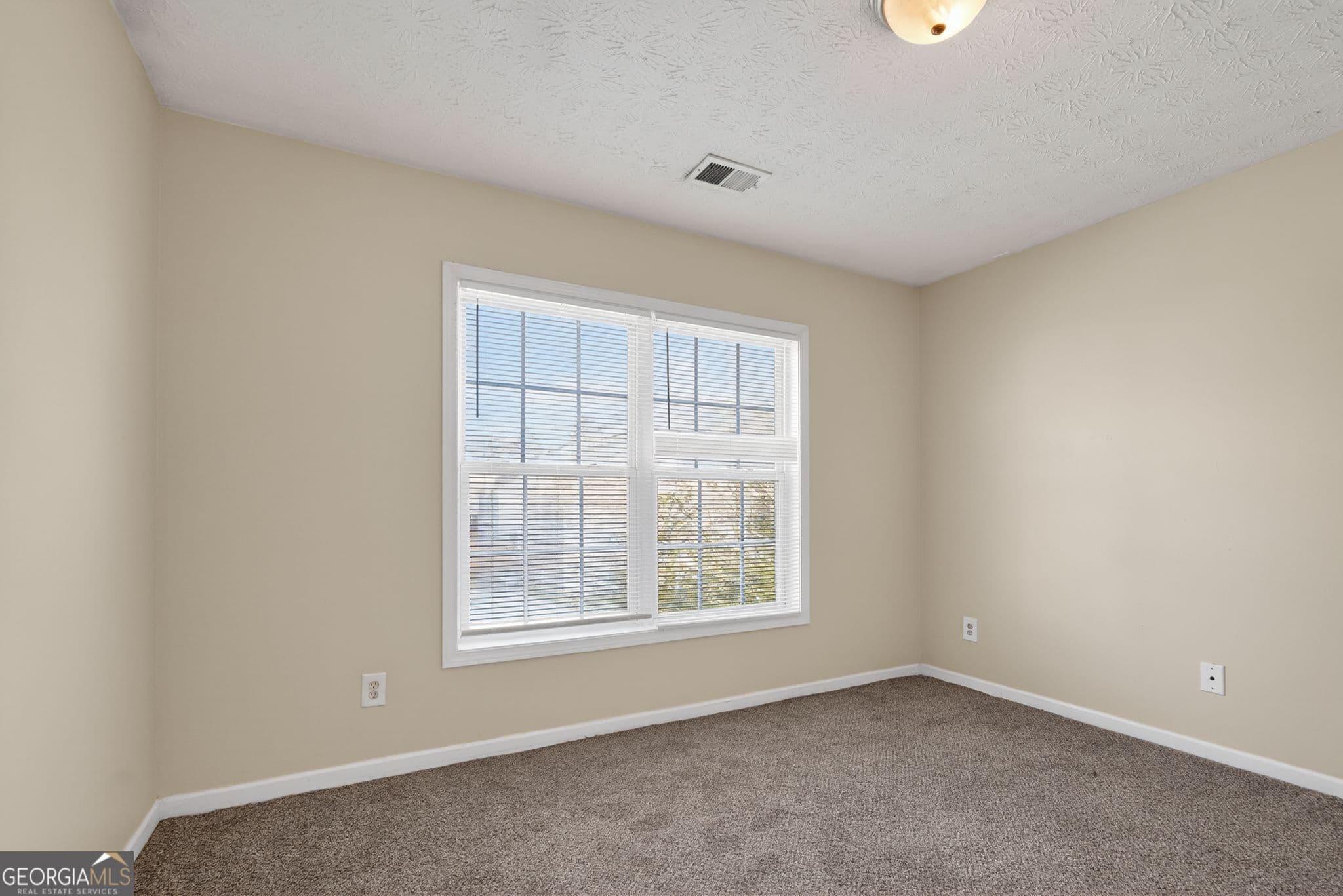 4 bedroom, 2.5 bathroom, 1,901 sq ft single family residence for sale at 3885 Riverside Parkway, Decatur, GA 30034 — photo 6