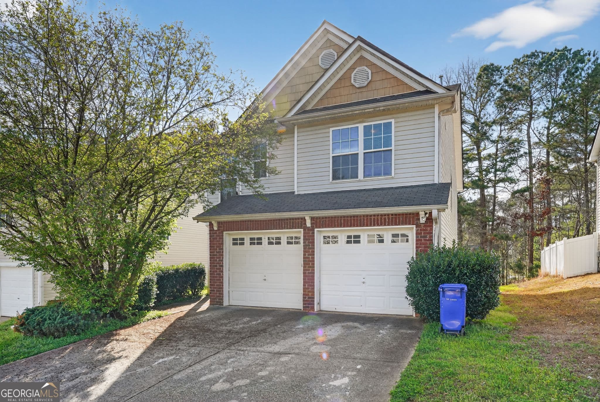 4 bedroom, 2.5 bathroom, 1,901 sq ft single family residence for sale at 3885 Riverside Parkway, Decatur, GA 30034