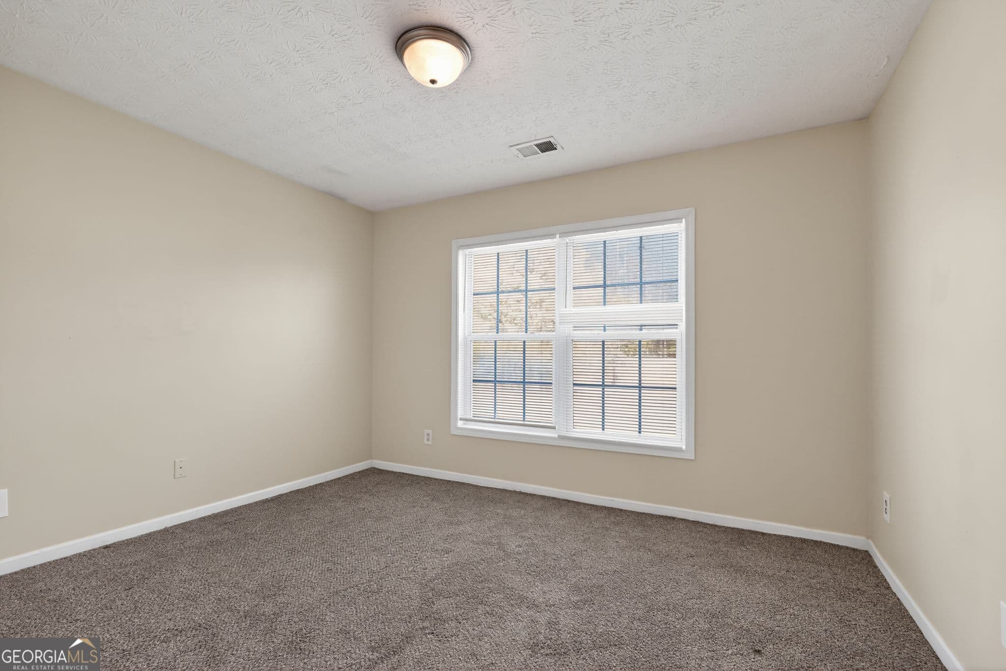 4 bedroom, 2.5 bathroom, 1,901 sq ft single family residence for sale at 3885 Riverside Parkway, Decatur, GA 30034 — photo 5