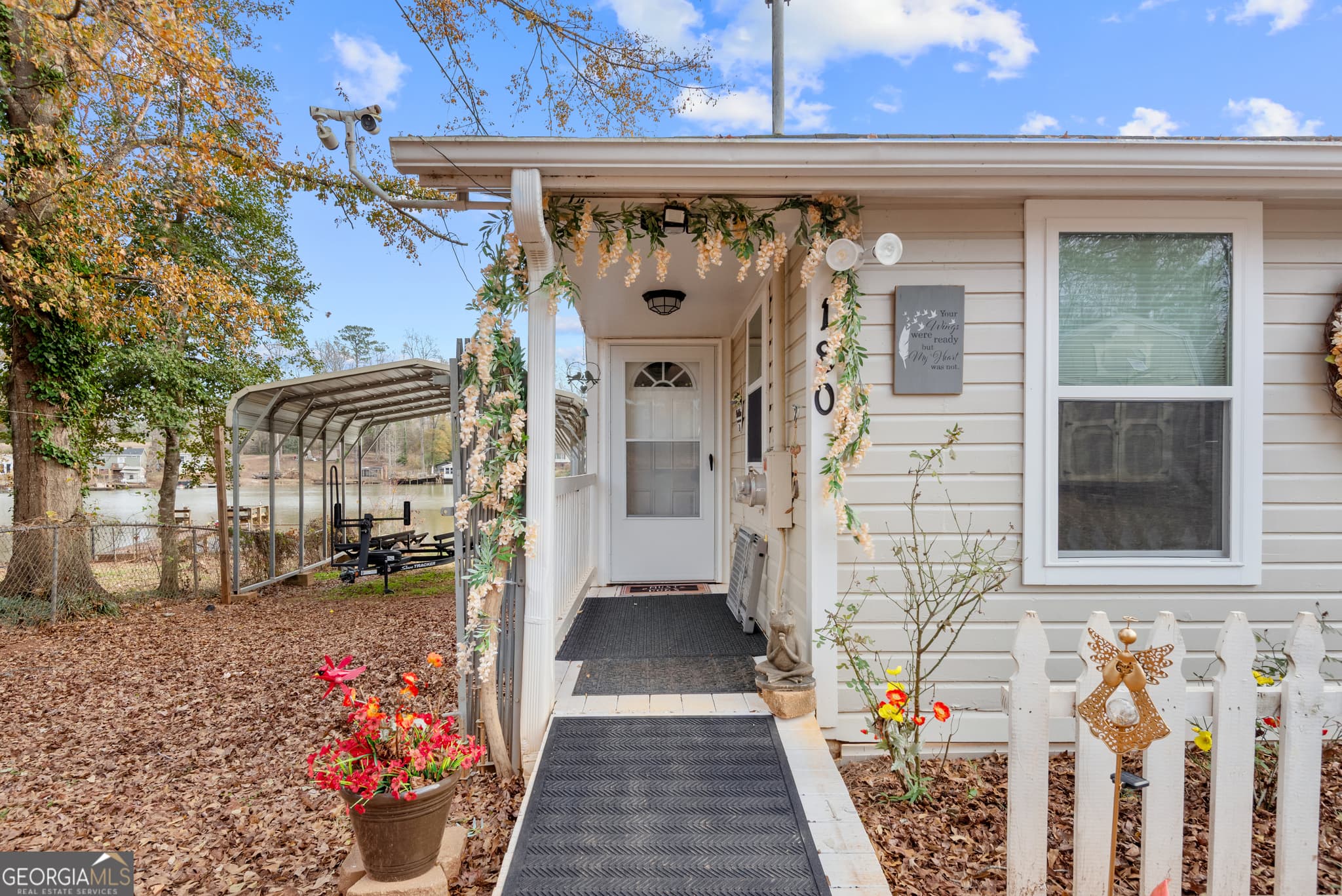 2 bedroom, 2 bathroom, 1,080 sq ft single family residence for sale at 180 Southern Shores Road, Jackson, GA 30233 — photo 4
