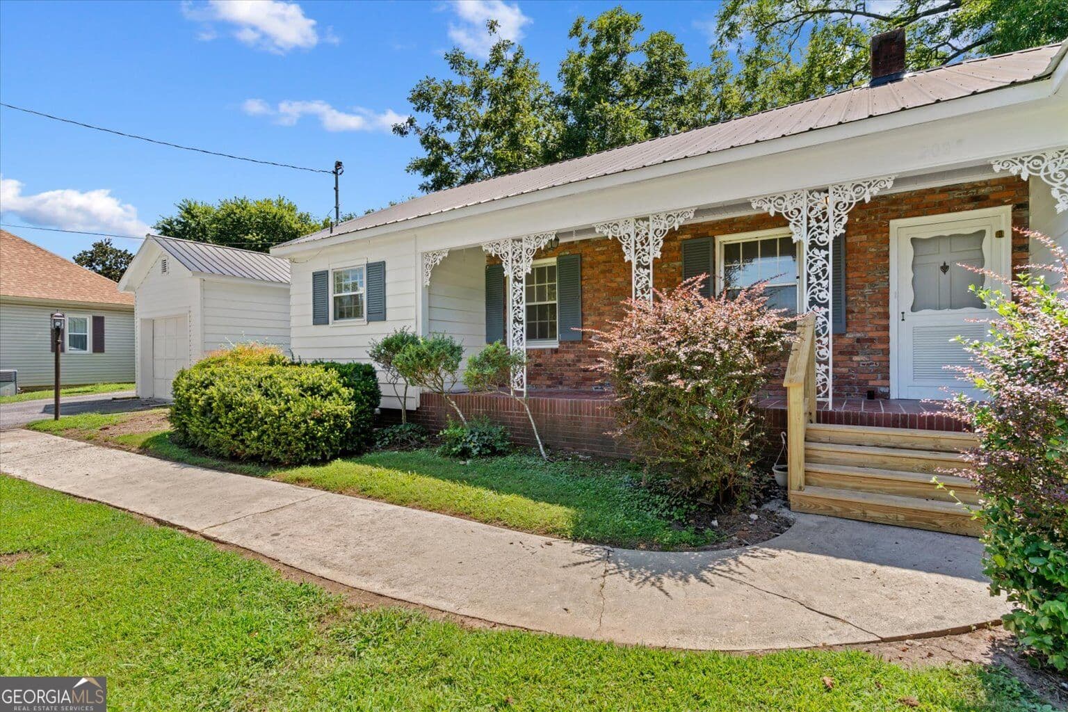 2 bedroom, 2 bathroom, 1,684 sq ft single family residence for sale at 202 Jordan Street, Tunnel Hill, GA 30755 — photo 6