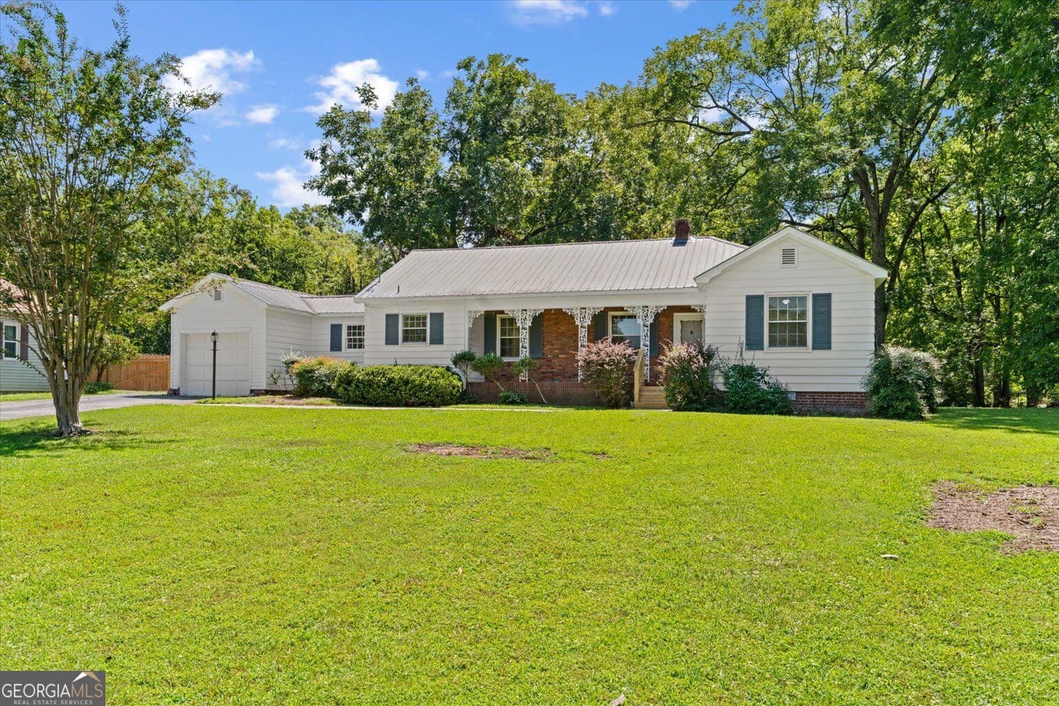 2 bedroom, 2 bathroom, 1,684 sq ft single family residence for sale at 202 Jordan Street, Tunnel Hill, GA 30755
