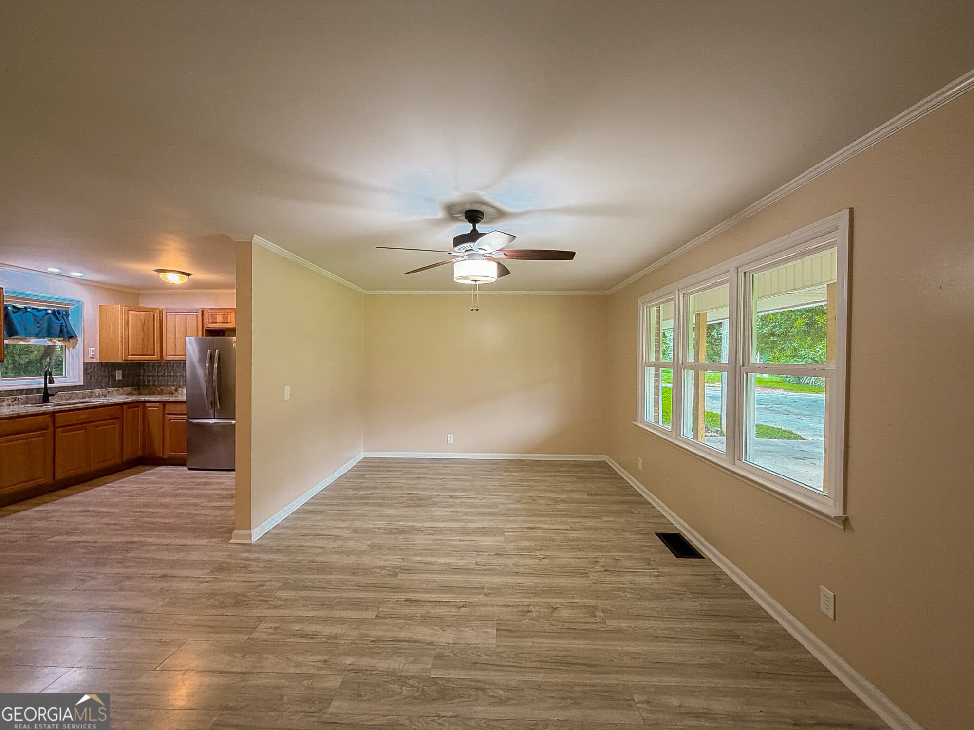 3 bedroom, 1 bathroom, 1,308 sq ft single family residence for rent at 77 Franklin Hwy, Newnan, GA 30263 for $2,000 a month — photo 6