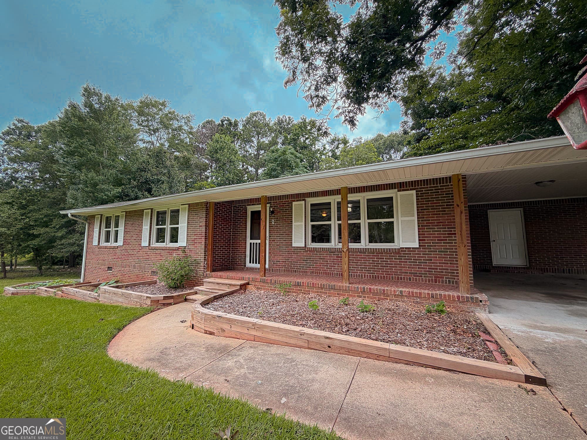 3 bedroom, 1 bathroom, 1,308 sq ft single family residence for rent at 77 Franklin Hwy, Newnan, GA 30263 for $2,000 a month — photo 5