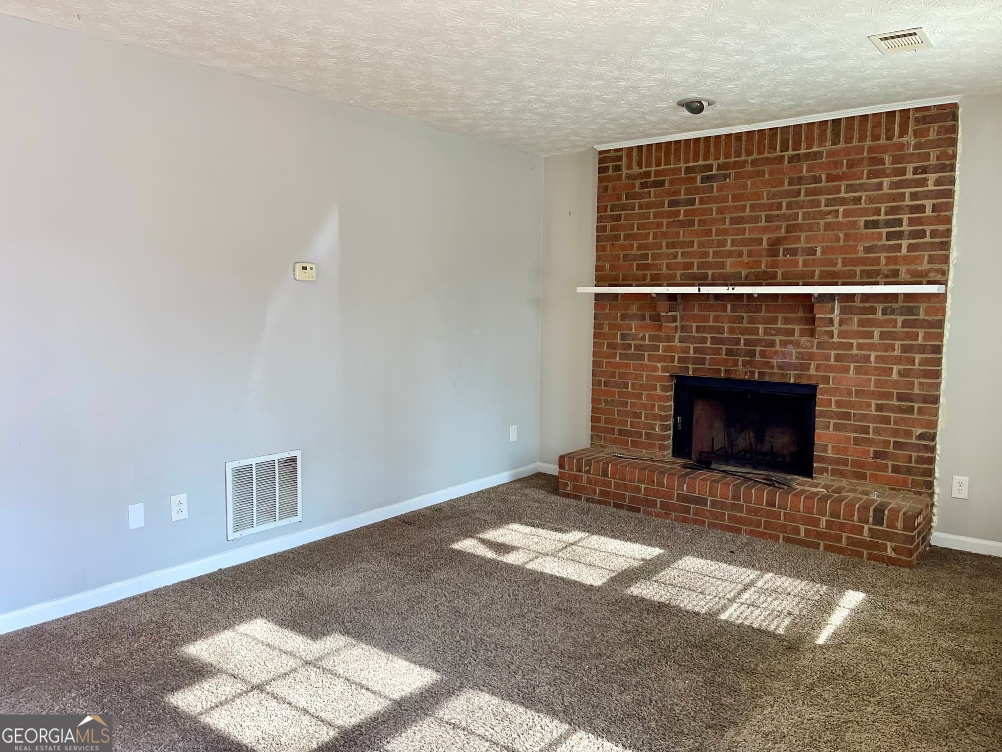 2 bedroom, 2.5 bathroom, 1,232 sq ft duplex for rent at 945 Silverwood Drive, Atlanta, GA 30349 for $1,275 a month — photo 2