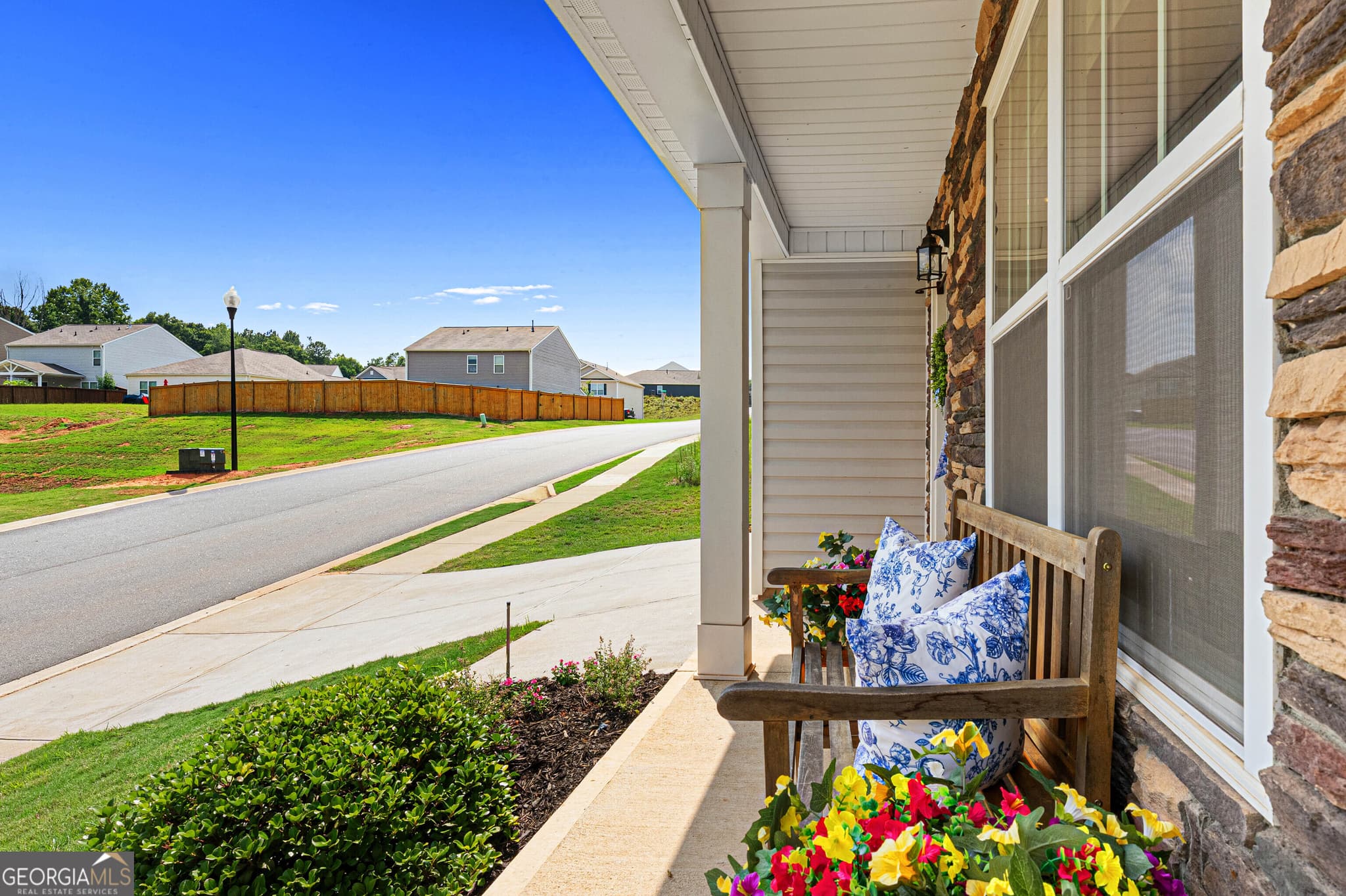5 bedroom, 3 bathroom, 2,450 sq ft single family residence for sale at 207 Ashwood Way, Easley, SC 29640 — photo 4