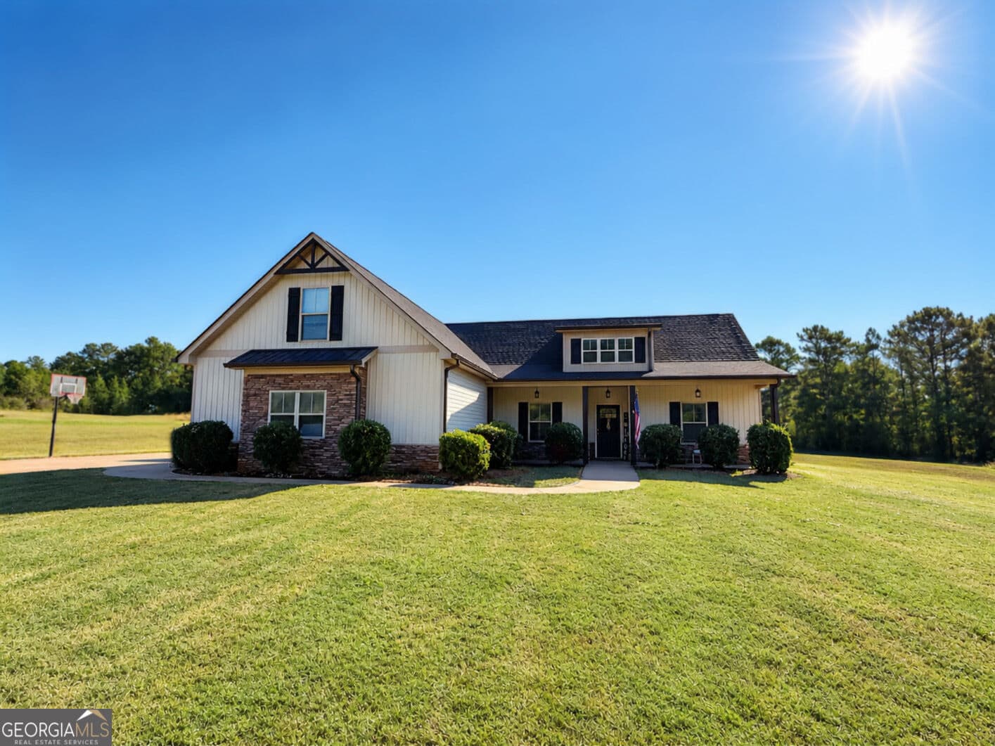 4 bedroom, 2 bathroom, 2,000 sq ft single family residence for sale at 552 Shady Lane, Williamson, GA 30292
