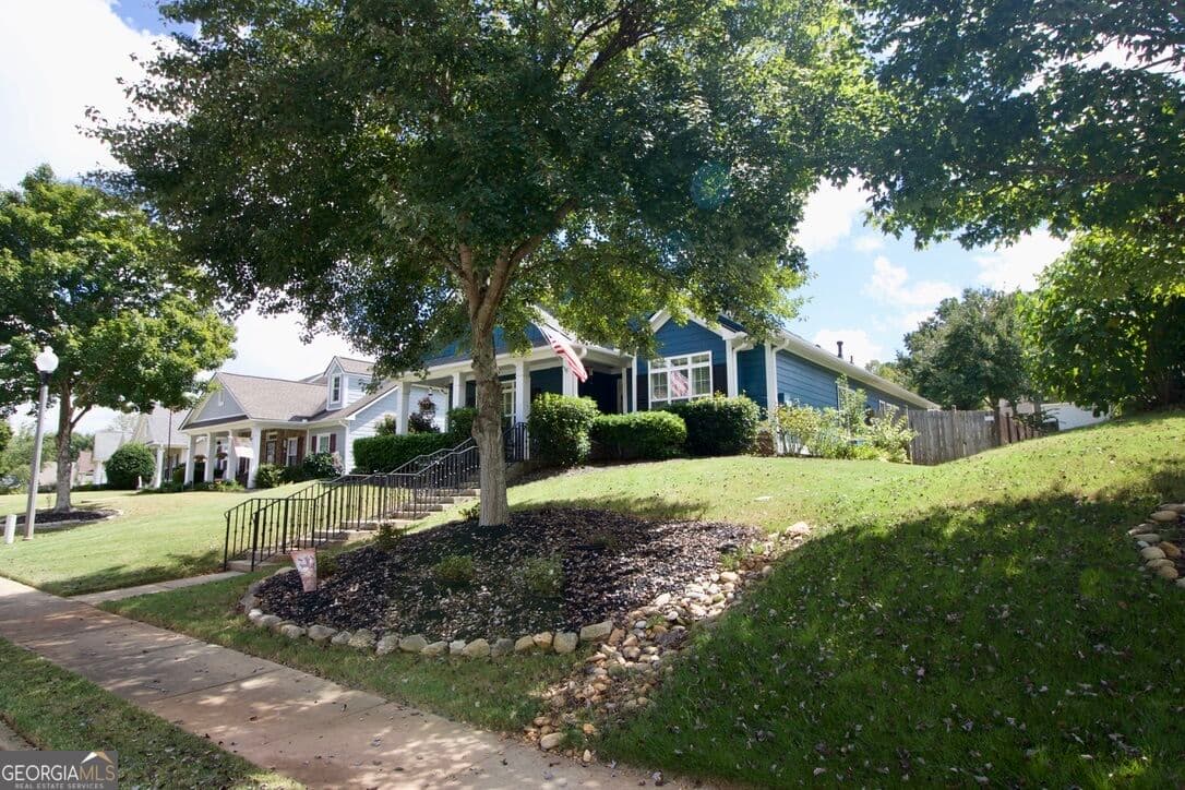 3 bedroom, 2 bathroom, 1,833 sq ft single family residence for sale at 38 Tapestry Lane, Newnan, GA 30265 — photo 2