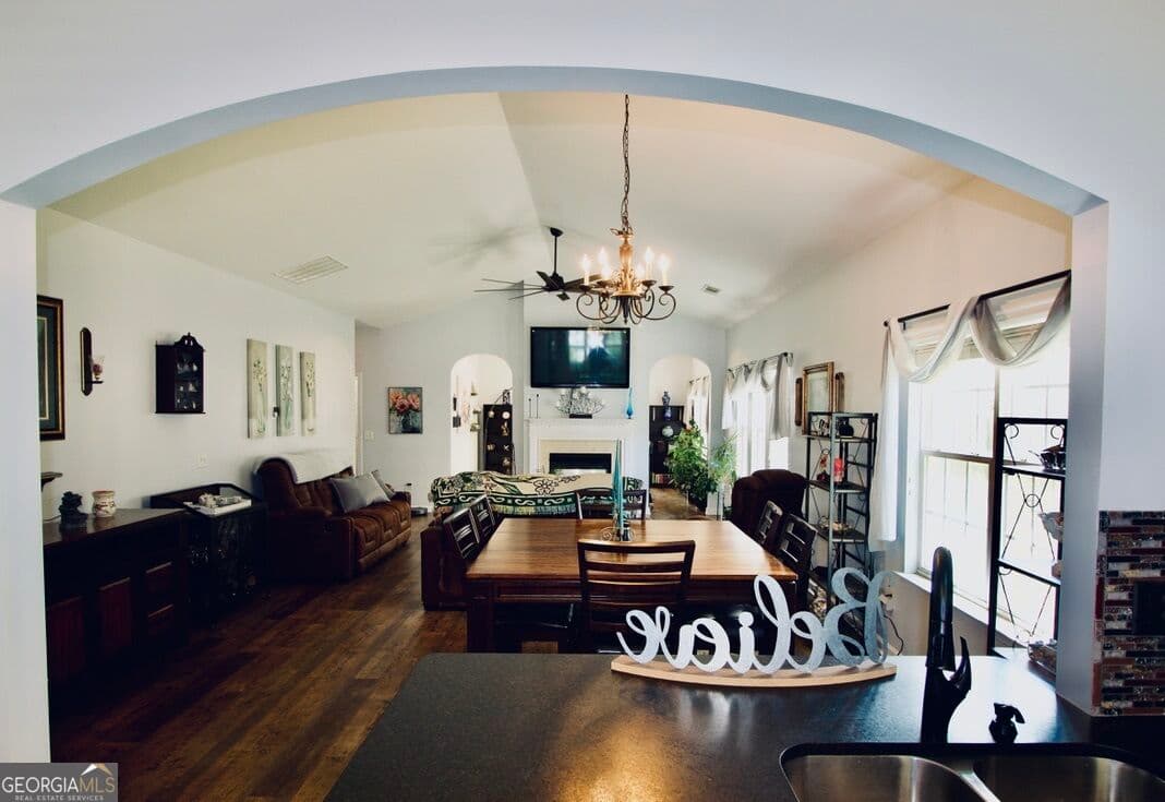3 bedroom, 2 bathroom, 1,833 sq ft single family residence for sale at 38 Tapestry Lane, Newnan, GA 30265 — photo 7