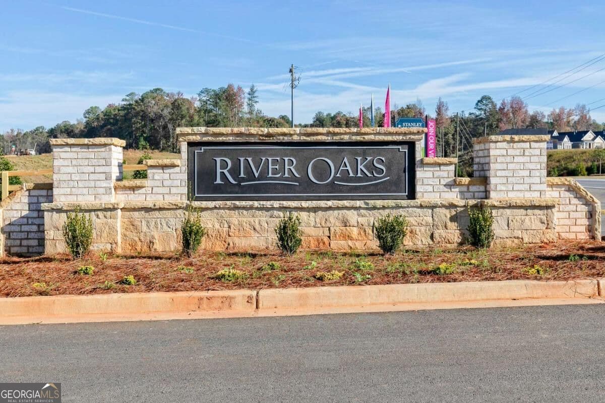 4 bedroom, 2 bathroom single family residence for sale at 756 Ocmulgee Crossing, Locust Grove, GA 30248 — photo 2