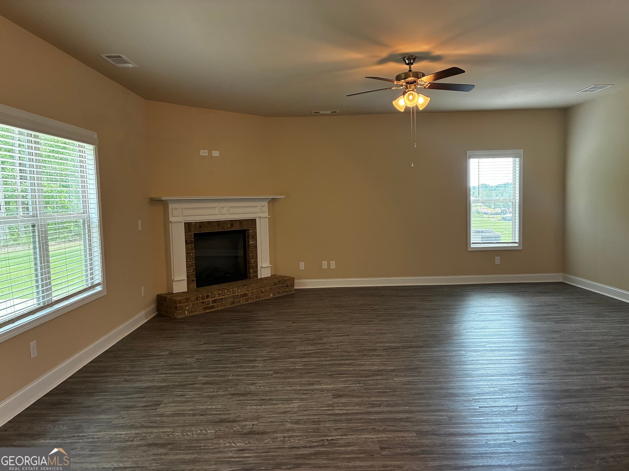 4 bedroom, 2.5 bathroom, 2,409 sq ft single family residence for sale at 109 Armory Creek Drive, Jackson, GA 30233 — photo 7