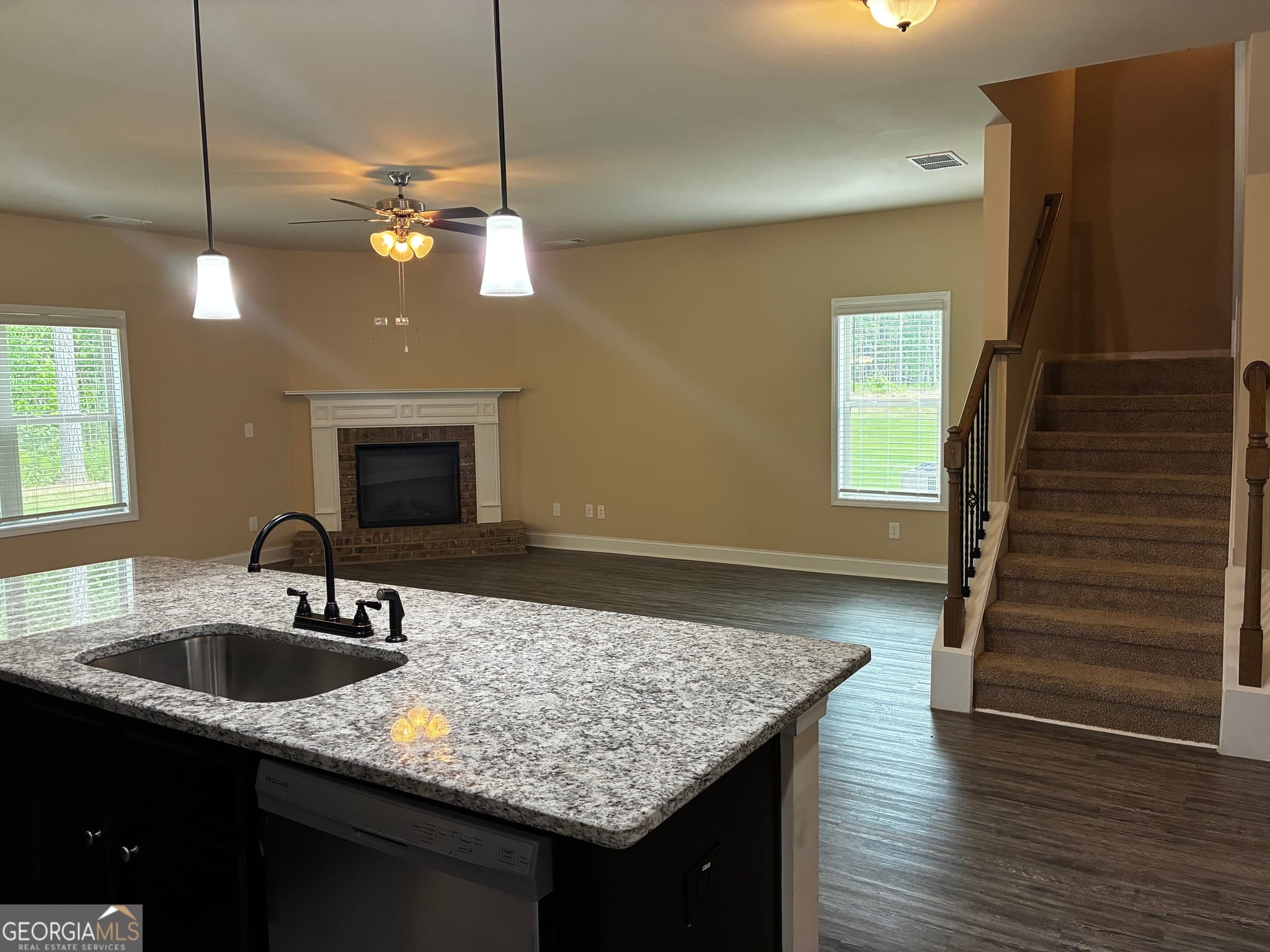 4 bedroom, 2.5 bathroom, 2,409 sq ft single family residence for sale at 109 Armory Creek Drive, Jackson, GA 30233 — photo 5