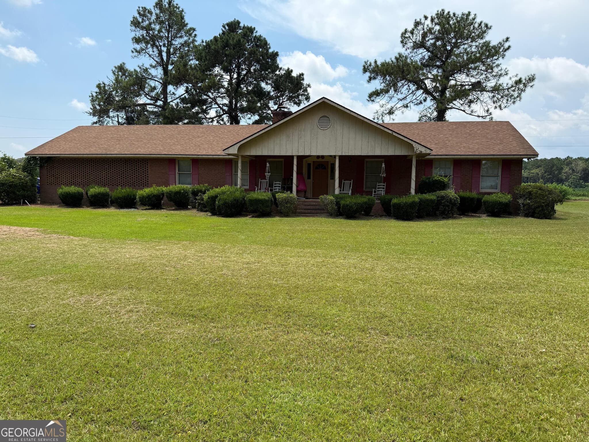 3 bedroom, 2 bathroom, 1,920 sq ft single family residence under contract at 319 Poppy Road, Ocilla, GA 31774