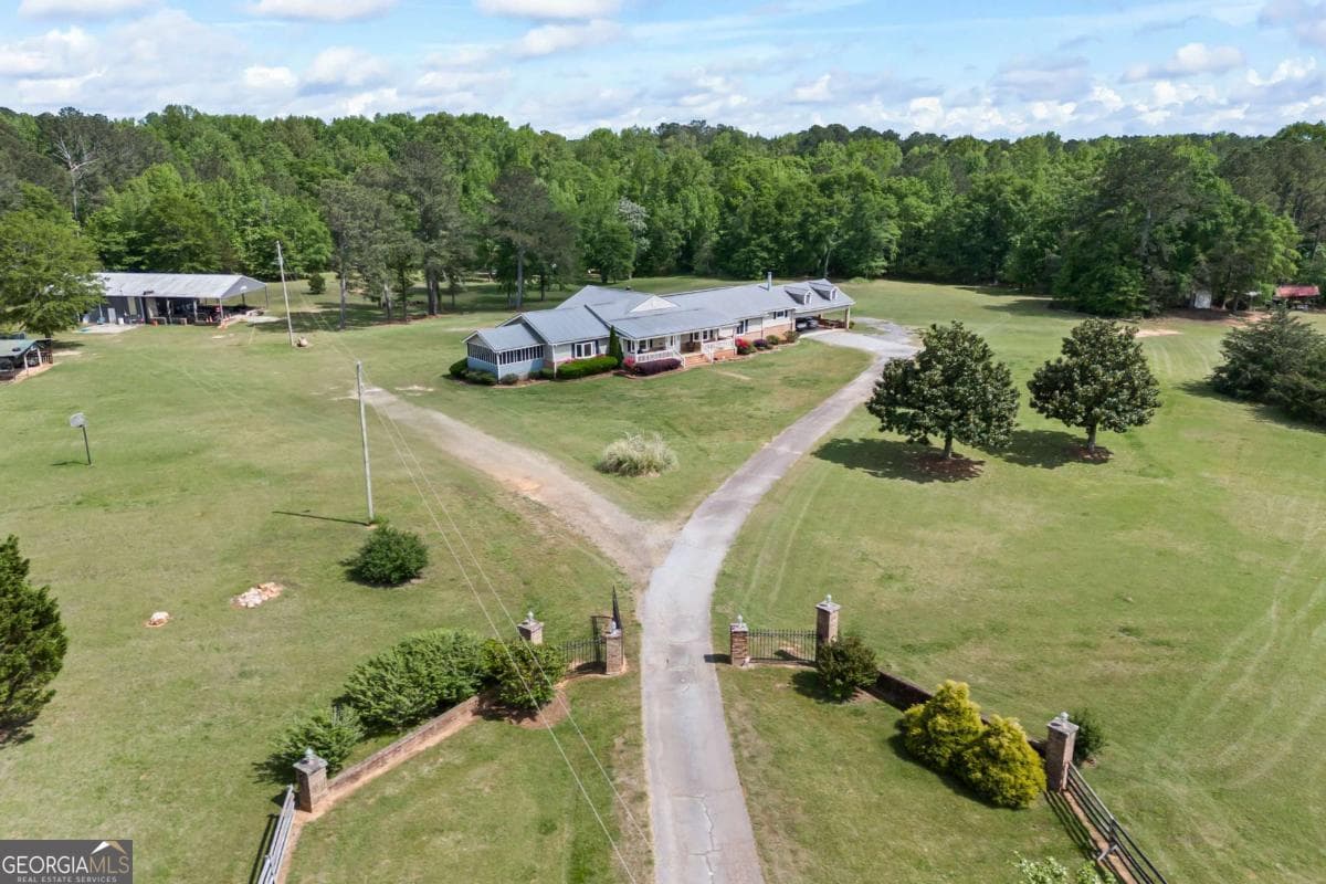 4 bedroom, 3 bathroom, 824 sq ft farm for sale at 1691 Snows Mill Road, Bogart, GA 30622 — photo 8