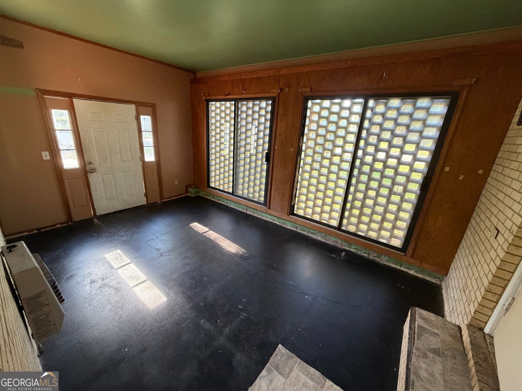 3 bedroom, 2 bathroom, 1,489 sq ft single family residence for sale at 854 N 11th Avenue, Lanett, AL 36863 — photo 2