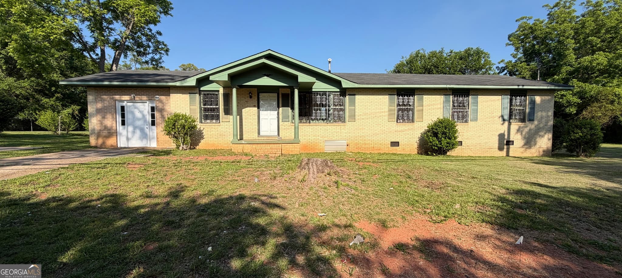 3 bedroom, 2 bathroom, 1,489 sq ft single family residence for sale at 854 N 11th Avenue, Lanett, AL 36863