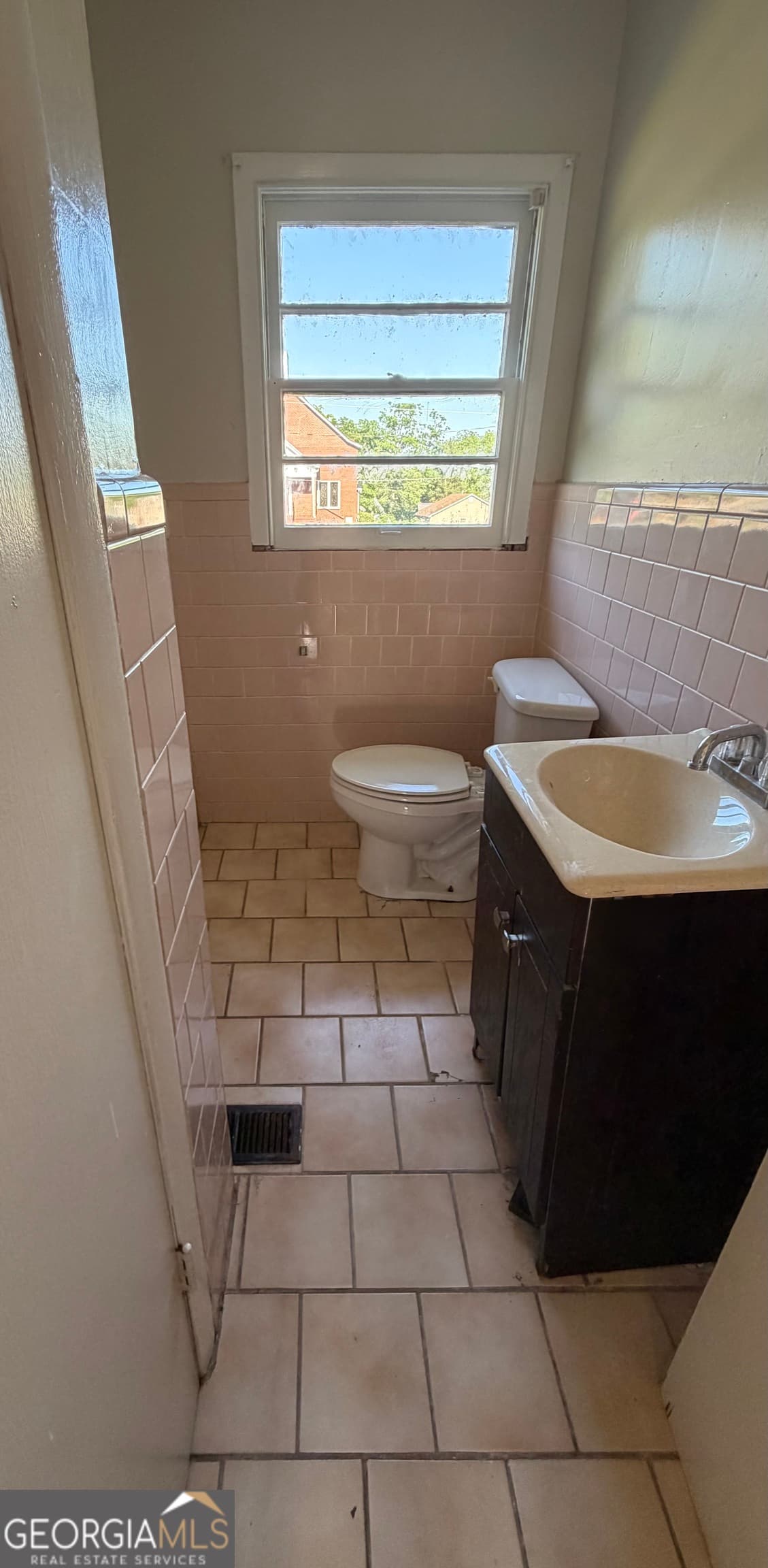 3 bedroom, 2 bathroom, 1,489 sq ft single family residence for sale at 854 N 11th Avenue, Lanett, AL 36863 — photo 8