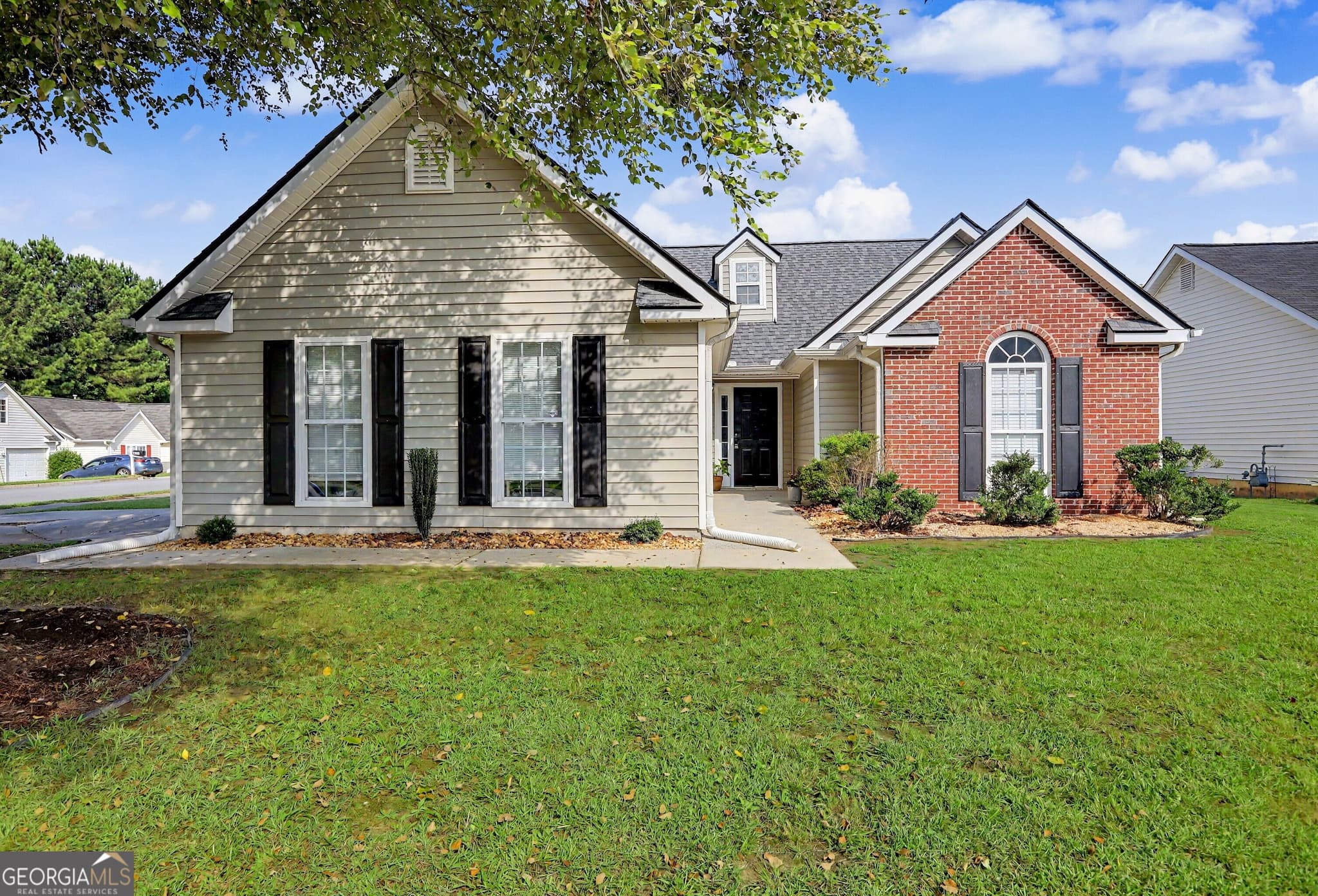 3 bedroom, 2 bathroom, 1,412 sq ft single family residence for sale at 6000 Preserve Pass, Fairburn, GA 30213