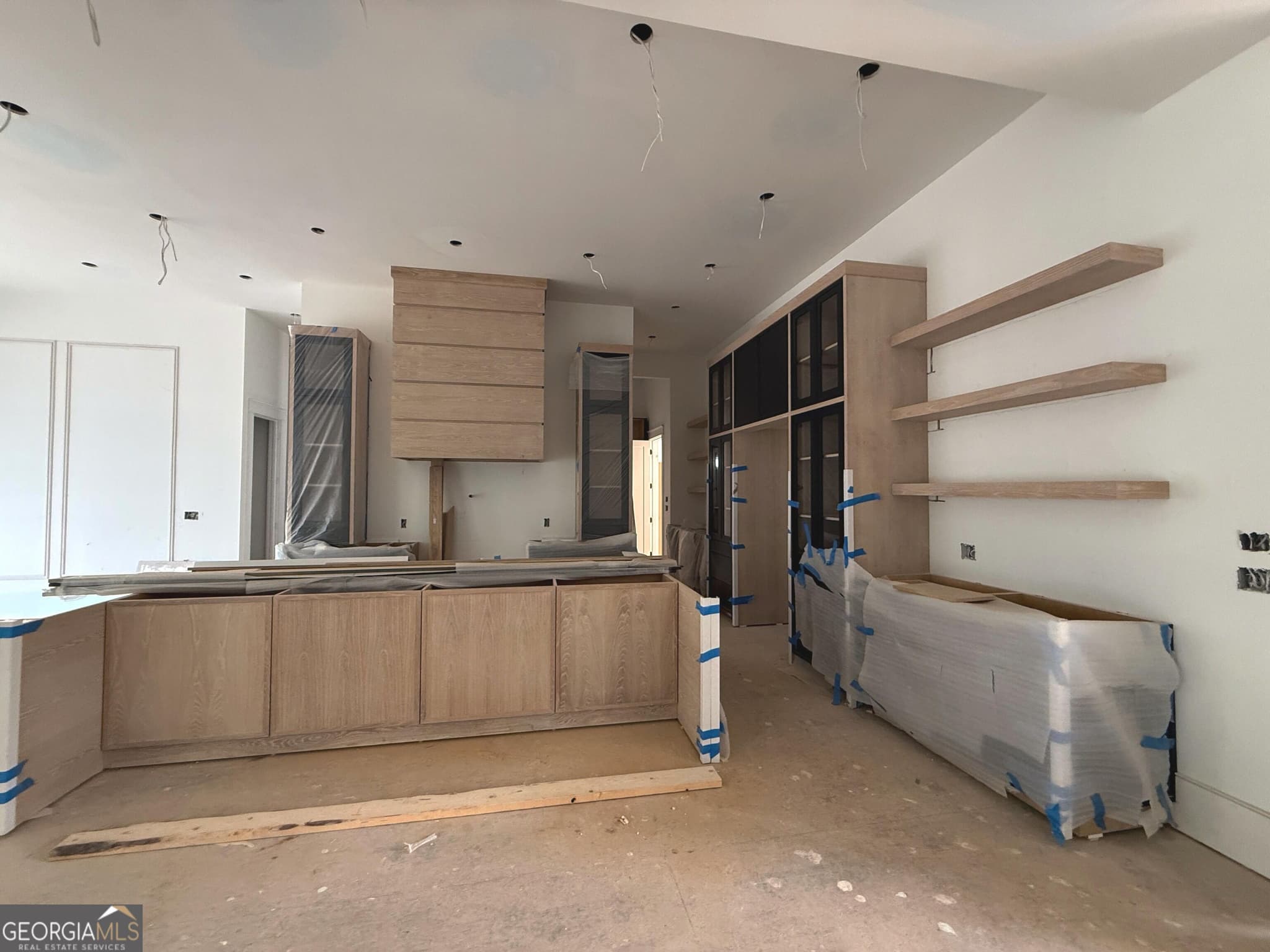 4 bedroom, 6.5 bathroom, 5,200 sq ft single family residence for sale at 6990 Deaton Henry Road, Flowery Branch, GA 30542 — photo 8