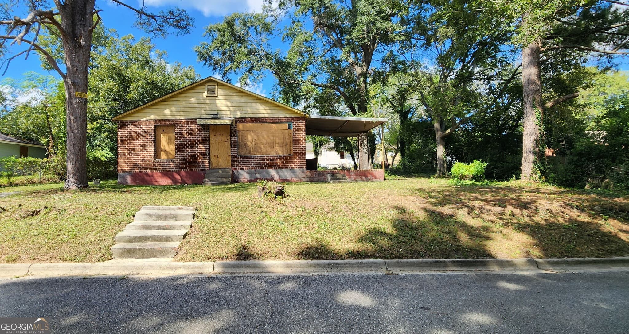 2 bedroom, 1 bathroom, 993 sq ft single family residence for sale at 541 Straight Street, Macon, GA 31204