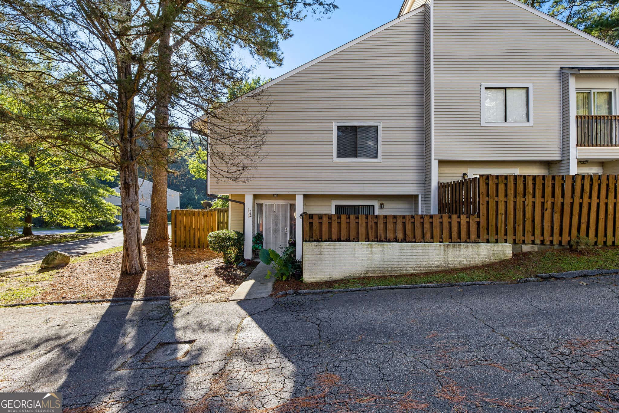 3 bedroom, 1.5 bathroom, 1,116 sq ft condominium for sale at 133 Twiggs Corner, Peachtree City, GA 30269