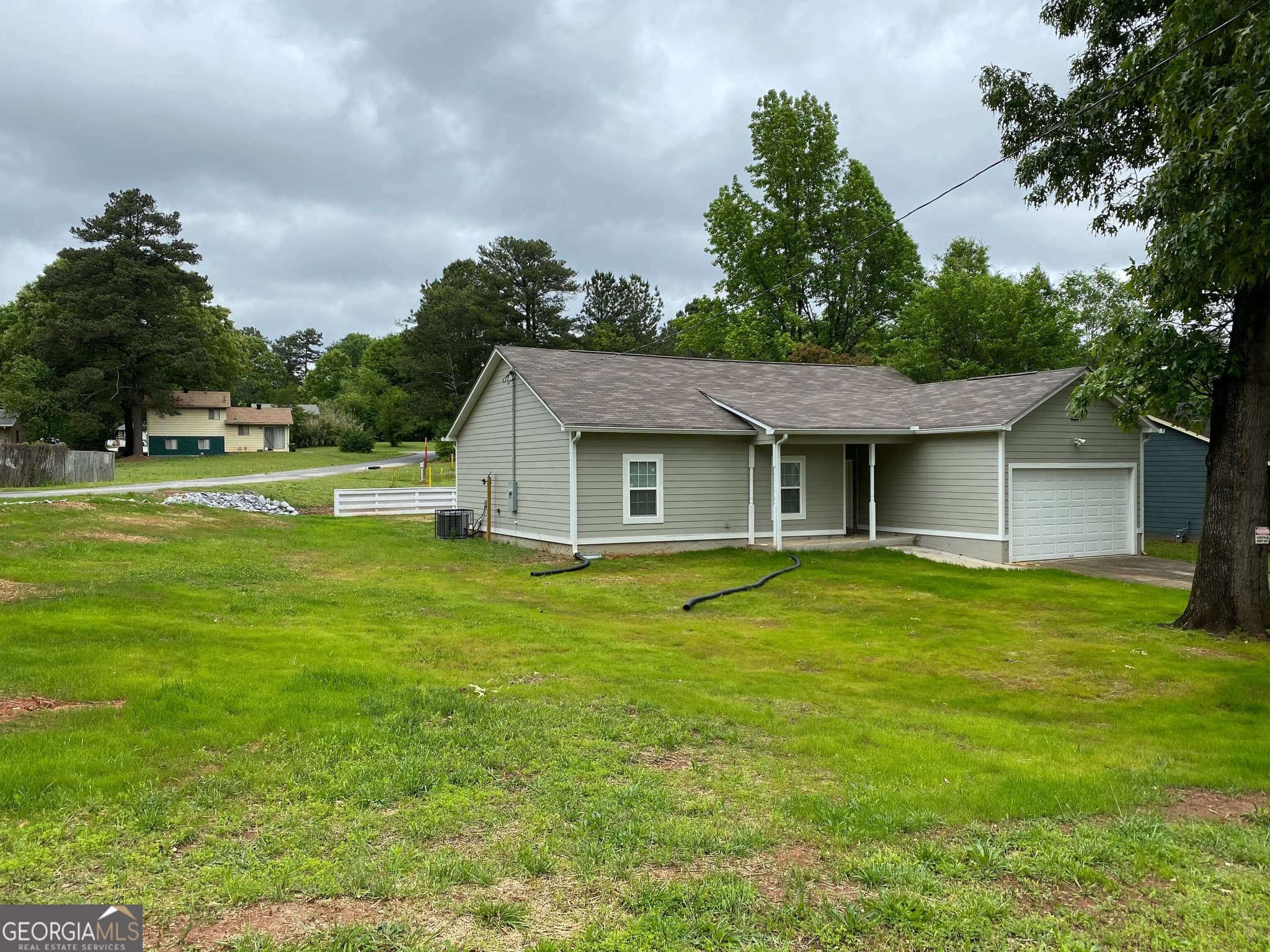 3 bedroom, 2 bathroom, 1,923 sq ft single family residence for rent at 244 Windemere Way, Jonesboro, GA 30238 for $1,700 a month — photo 2
