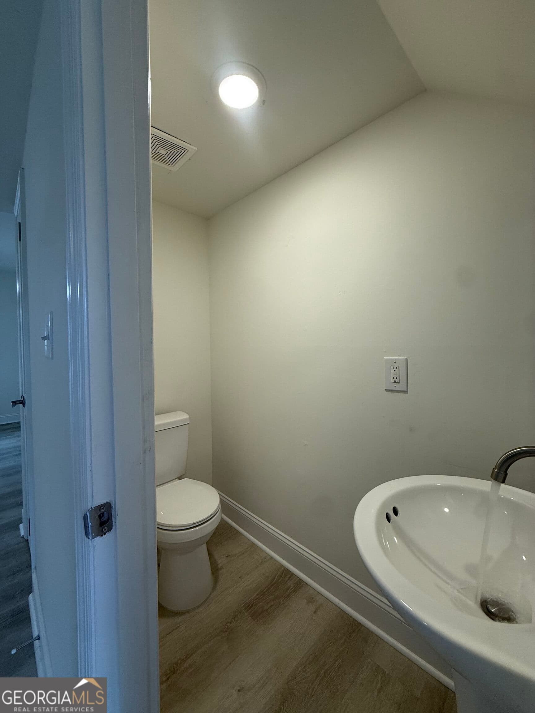 2 bedroom, 1.5 bathroom, 1,050 sq ft townhouse for rent at 1155 BOULEVARD, Macon, GA 31211 for $1,199 a month — photo 3