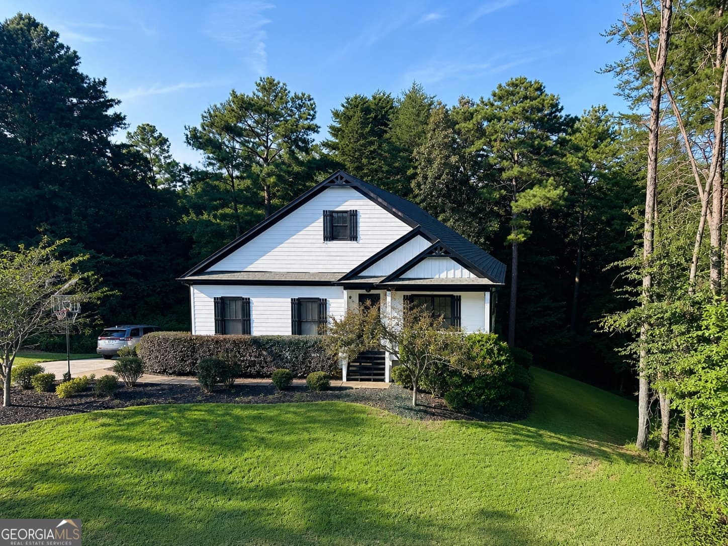5 bedroom, 3 bathroom, 3,400 sq ft single family residence for sale at 41 Brumby Trail, Ellijay, GA 30536 — photo 2