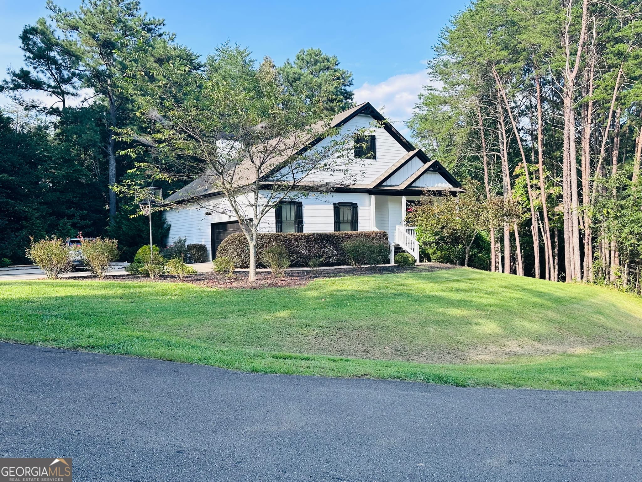 5 bedroom, 3 bathroom, 3,400 sq ft single family residence for sale at 41 Brumby Trail, Ellijay, GA 30536 — photo 7