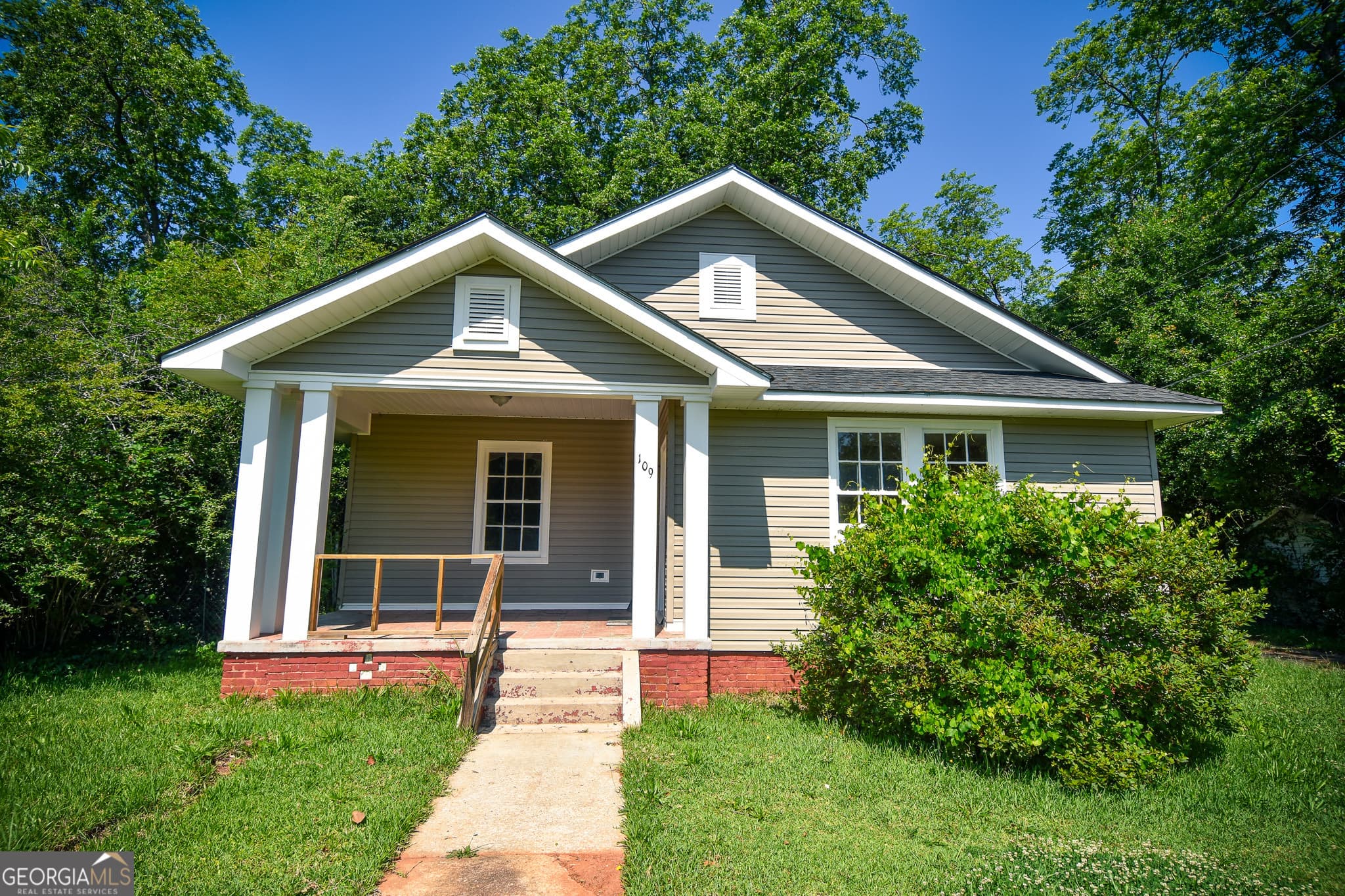2 bedroom, 1 bathroom, 1,177 sq ft single family residence sold at 109 C Street, Thomaston, GA 30286