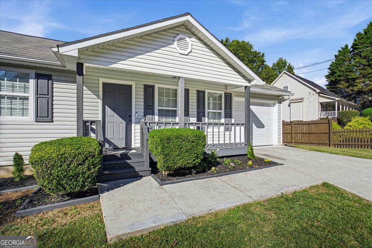 3 bedroom, 2 bathroom, 1,236 sq ft single family residence for sale at 5336 Austell Powder Springs Road, Austell, GA 30106 — photo 1 of 28