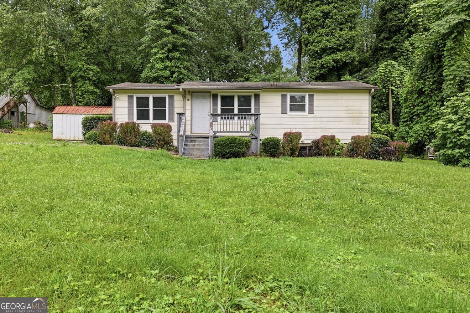 2 bedroom, 2 bathroom, 900 sq ft single family residence for sale at 543 Hwy 53, Dawsonville, GA 30534