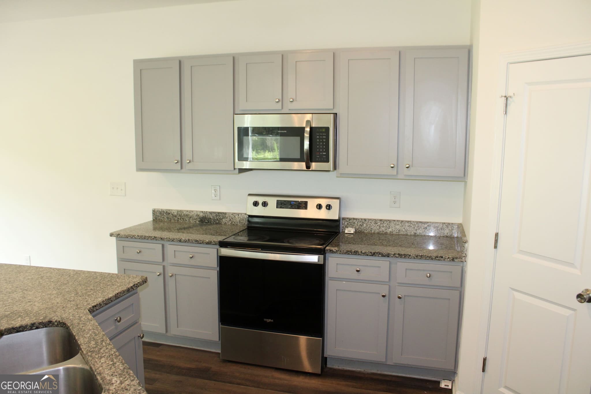 4 bedroom, 3 bathroom single family residence for rent at 9220 Golfview Circle, Covington, GA 30014 for $1,900 a month — photo 6