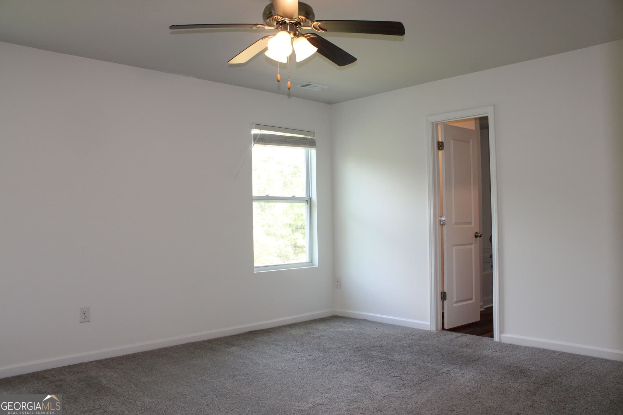 4 bedroom, 3 bathroom single family residence for rent at 9220 Golfview Circle, Covington, GA 30014 for $1,900 a month — photo 7